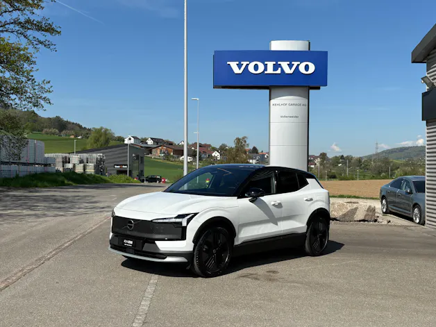 Volvo EX30 CC E60 Twin Performance AWD