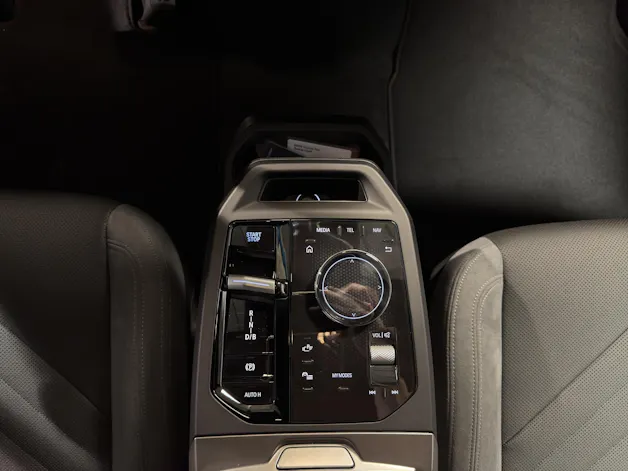 BMW iX xDrive45