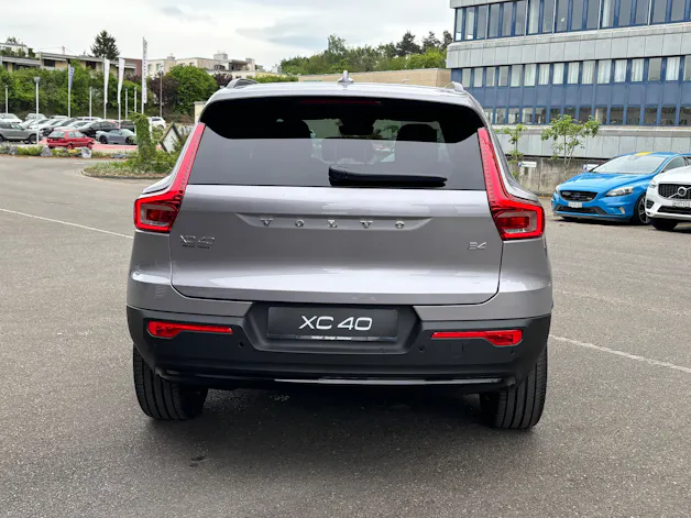 Volvo XC40 2.0 B4 MH Plus Dark