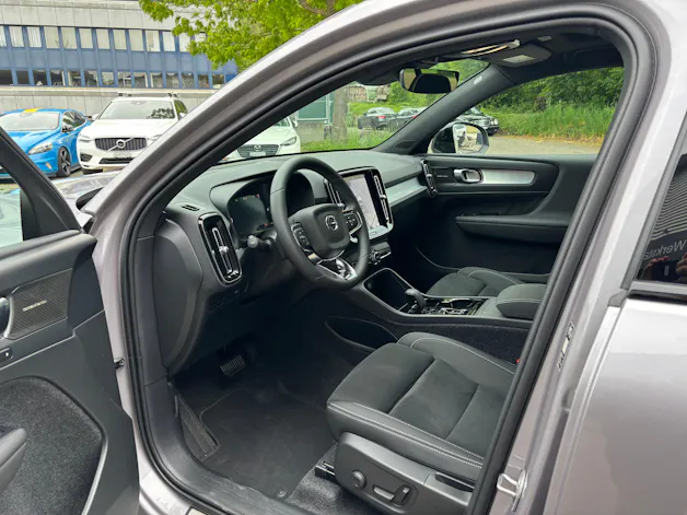 Volvo XC40 2.0 B4 MH Plus Dark
