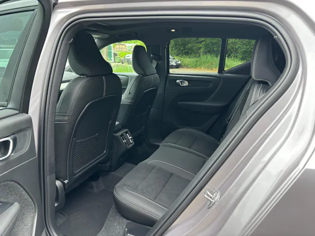 Volvo XC40 2.0 B4 MH Plus Dark