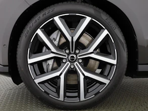 https://vehicle.imgix.net/4333378/f7d77a46-b42f-421a-9968-a4d8d780e99b.jpg