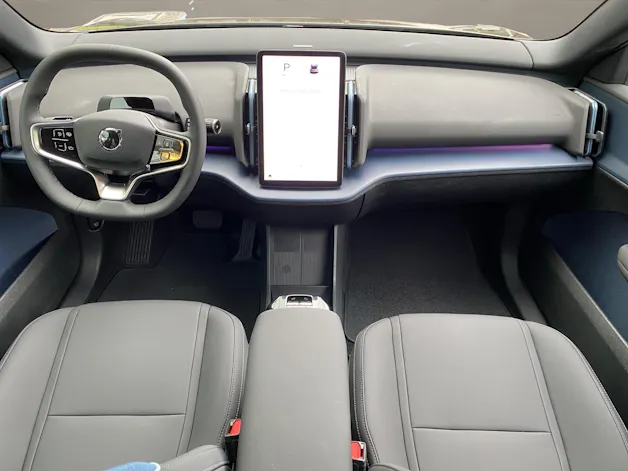 Volvo EX30 E60 Plus Swiss Black Edition