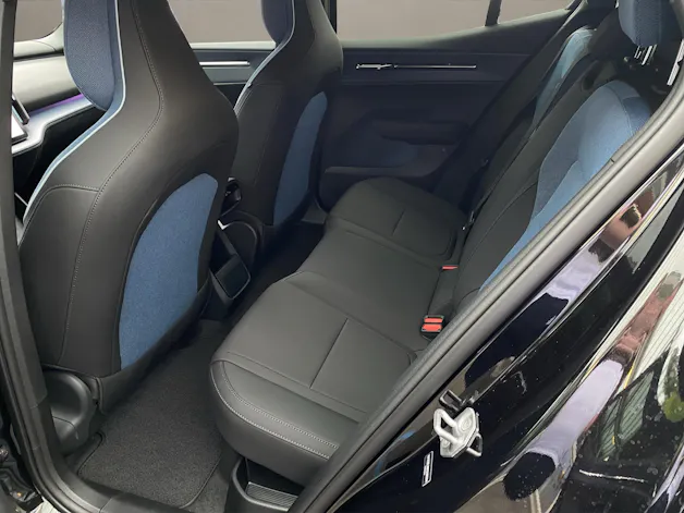 Volvo EX30 E60 Plus Swiss Black Edition