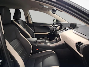 https://vehicle.imgix.net/4333423/f5039a8d-e495-40a2-a501-cb92f192cd30.jpg