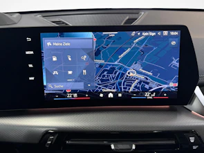 Fahrzeugbild BMW X1 30e xDrive30e paddles