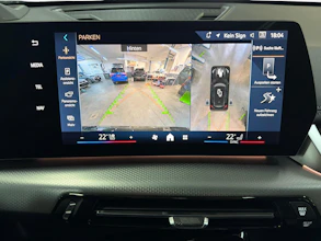 https://vehicle.imgix.net/4333484/e5fd24c5-7984-4f0a-977d-e5c1295a9e43.jpg
