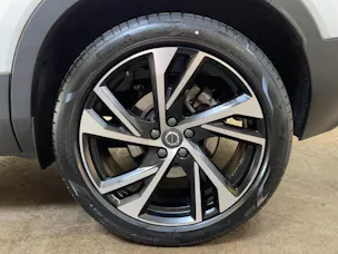 Volvo XC40 2.0 B5 MH R-Design AWD