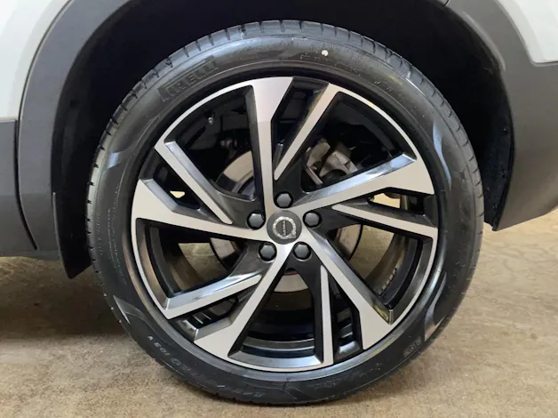 Volvo XC40 2.0 B5 MH R-Design AWD