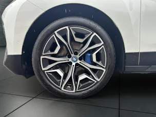 BMW iX xDrive40 SPORTPAKET