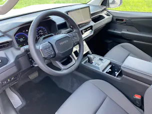 Toyota Hilux EV 59KWh Comfort