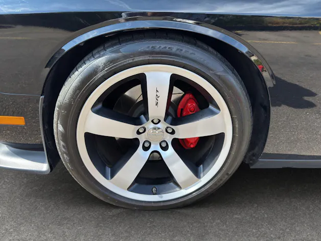 Dodge Challenger 6.4 HEMI SRT8