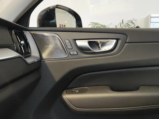 Volvo XC60 2.0 T6 TE Ultimate Dark eAWD