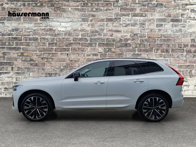 Volvo XC60 2.0 B5 MH Ultra Dark AWD