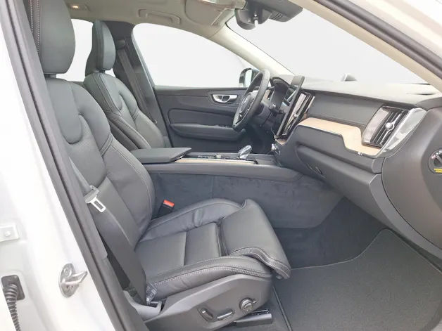 Volvo XC60 2.0 B5 MH Ultra Dark AWD