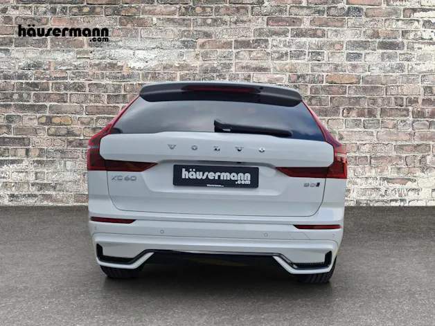 Volvo XC60 2.0 B5 MH Ultra Dark AWD