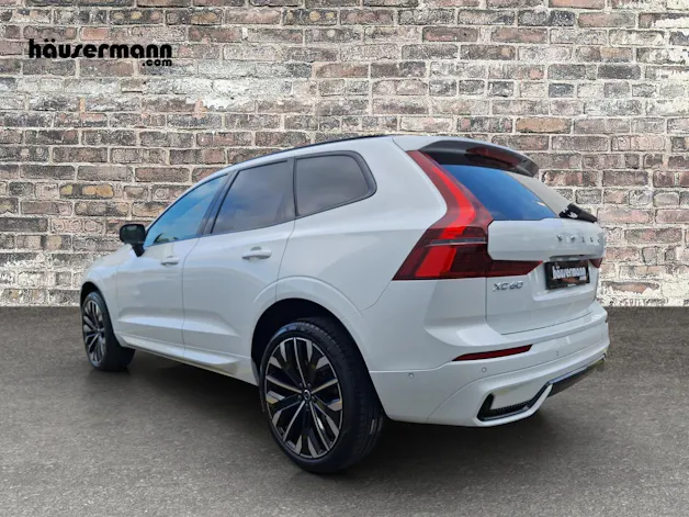 Volvo XC60 2.0 B5 MH Ultra Dark AWD