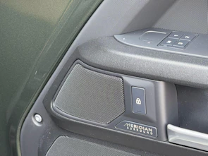 Fahrzeugbild LAND ROVER Defender 130 3.0 D I6 350 X-Dynamic HSE
