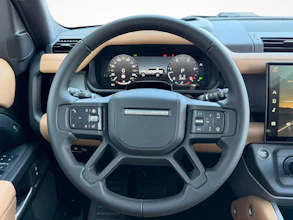 https://vehicle.imgix.net/4333769/f05016e8-e895-4cd3-8cc4-62bae7e8230e.jpg