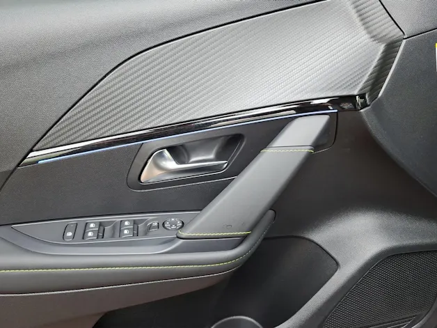 Peugeot 208 1.2 Hybrid 145 GT