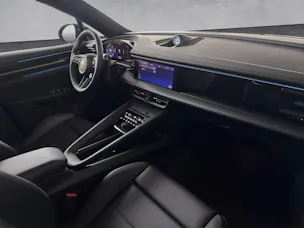 PORSCHE Macan 4
