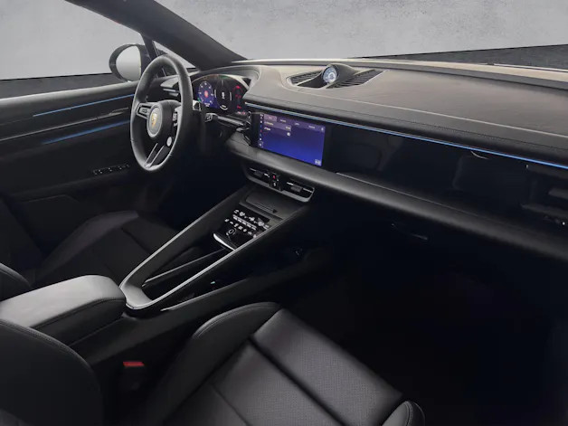 PORSCHE Macan 4