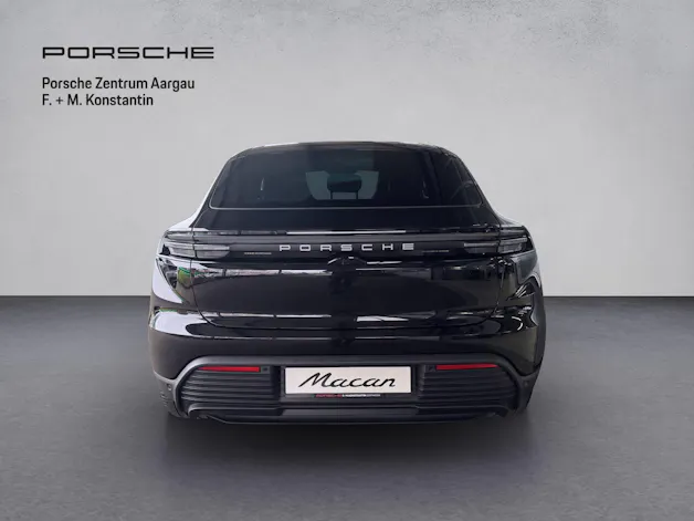 PORSCHE Macan 4