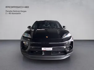 PORSCHE Macan 4