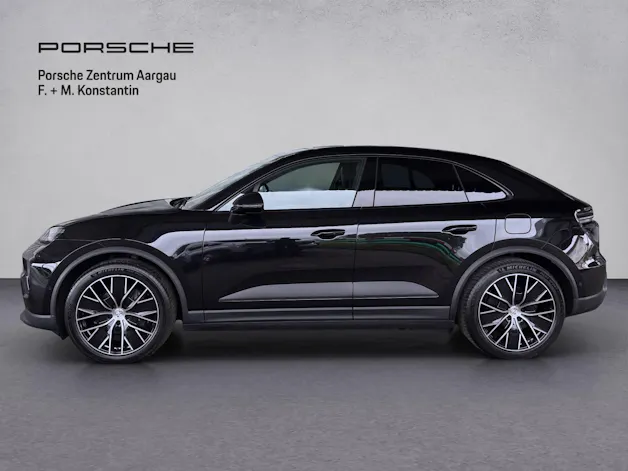 PORSCHE Macan 4