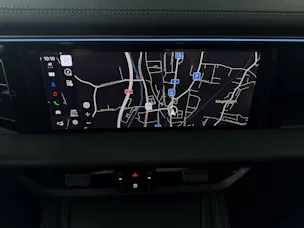 PORSCHE Macan 4