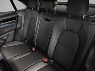 PORSCHE Macan 4