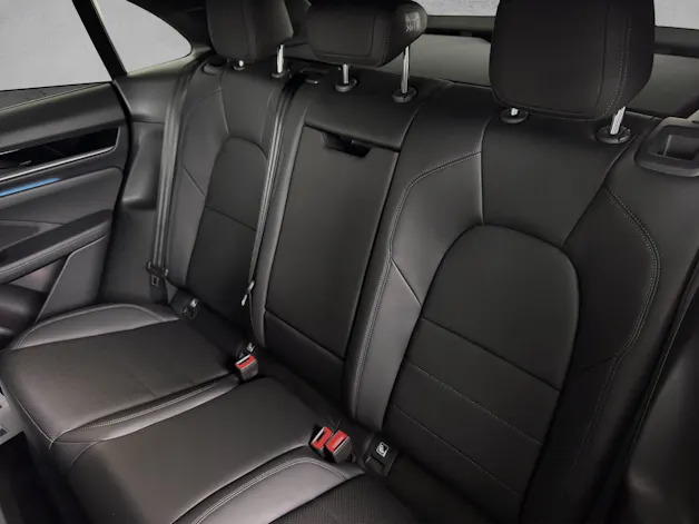 PORSCHE Macan 4