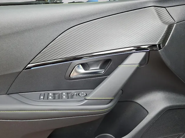 Peugeot 208 1.2 Hybrid 145 GT