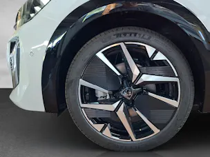 Peugeot 208 1.2 Hybrid 145 GT