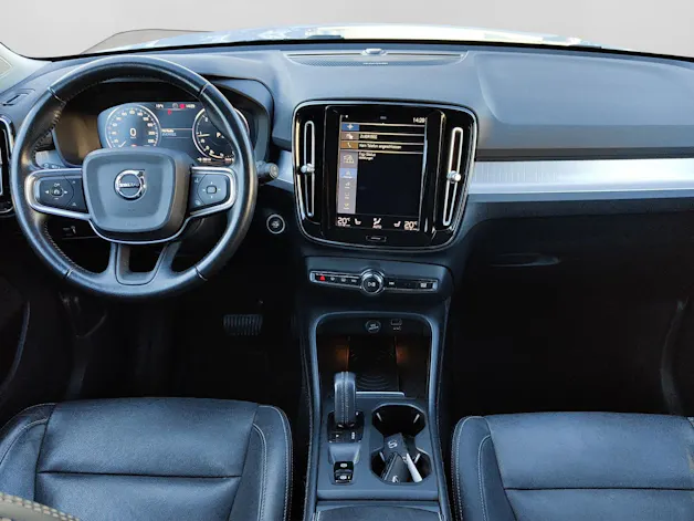 Volvo XC40 2.0 D4 Momentum AWD
