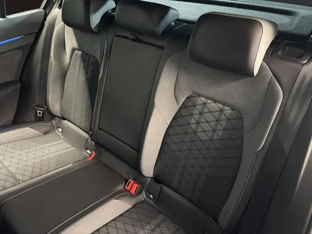 VW Golf 1.5 eTSI mHEV ACT R-Line DSG