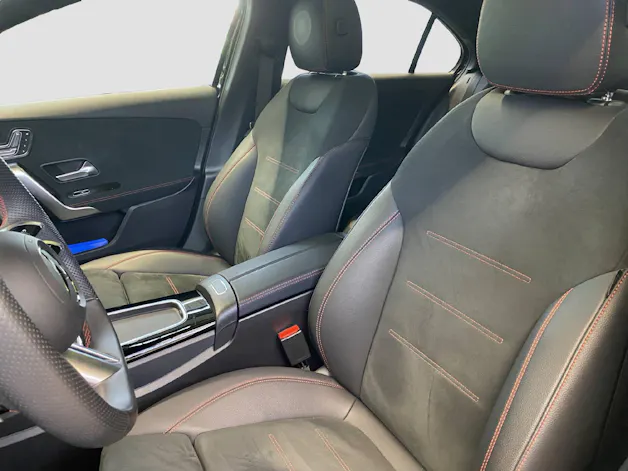 Mercedes-Benz A 220 AMG Line Limousine 4MATIC