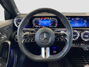 Mercedes-Benz A 220 AMG Line Limousine 4MATIC