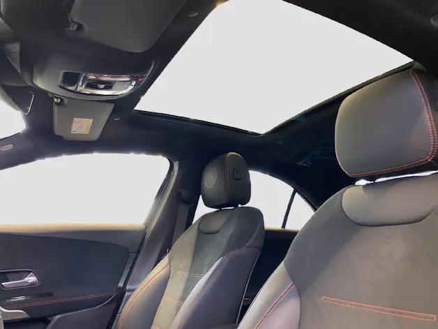 Mercedes-Benz A 220 AMG Line Limousine 4MATIC