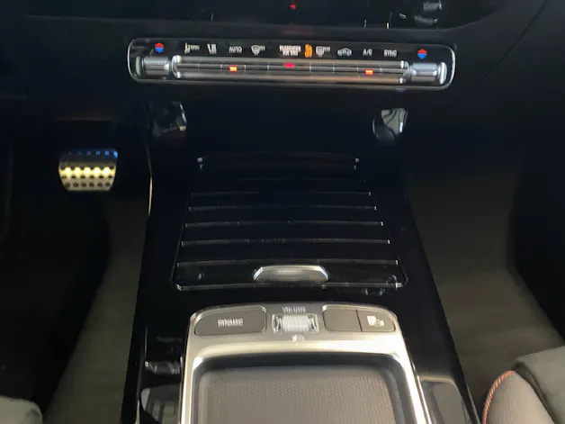 Mercedes-Benz A 220 AMG Line Limousine 4MATIC