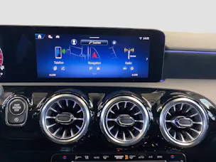 Mercedes-Benz A 220 AMG Line Limousine 4MATIC