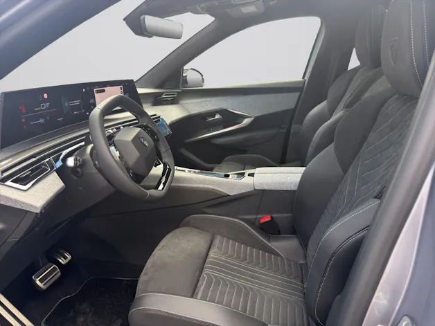 Peugeot 5008 NEW 1.6 PHEV 225 GT