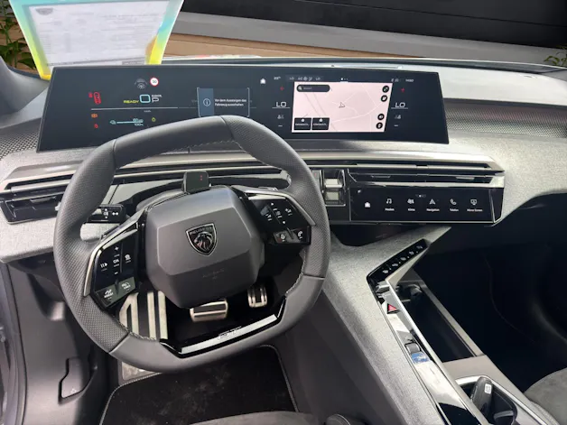 Peugeot 5008 NEW 1.6 PHEV 225 GT