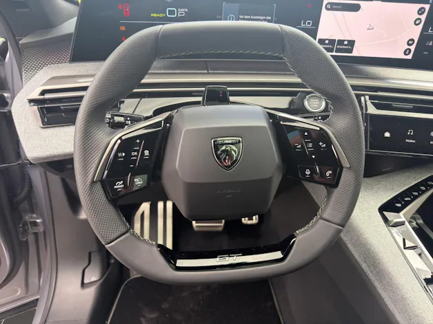 Peugeot 5008 NEW 1.6 PHEV 225 GT