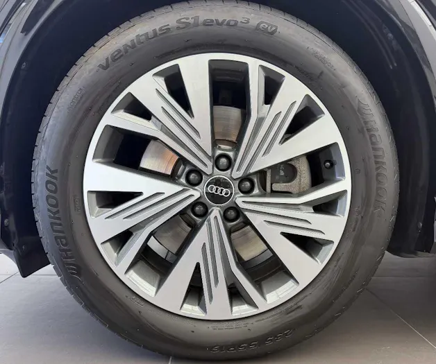 Audi Q4 e-tron 50 quattro