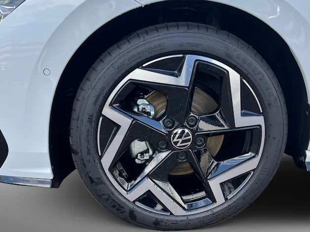 VW Golf R-Line 1.5 eTSI 150PS DSG