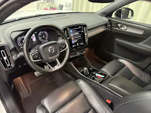 Volvo XC40 D4 AWD R-Design Geartronic