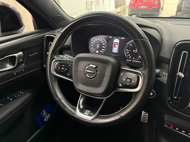 Volvo XC40 D4 AWD R-Design Geartronic