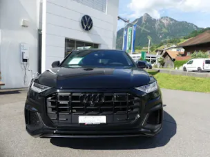 Audi Q8 55 TFSI quattro tiptronic