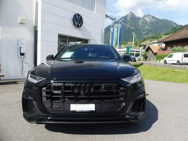 Audi Q8 55 TFSI quattro tiptronic